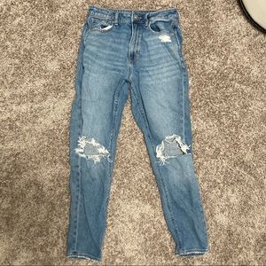 AMERICAN EAGLE MOM JEANS SIZE 4 REGULAR HIGH WAISTED